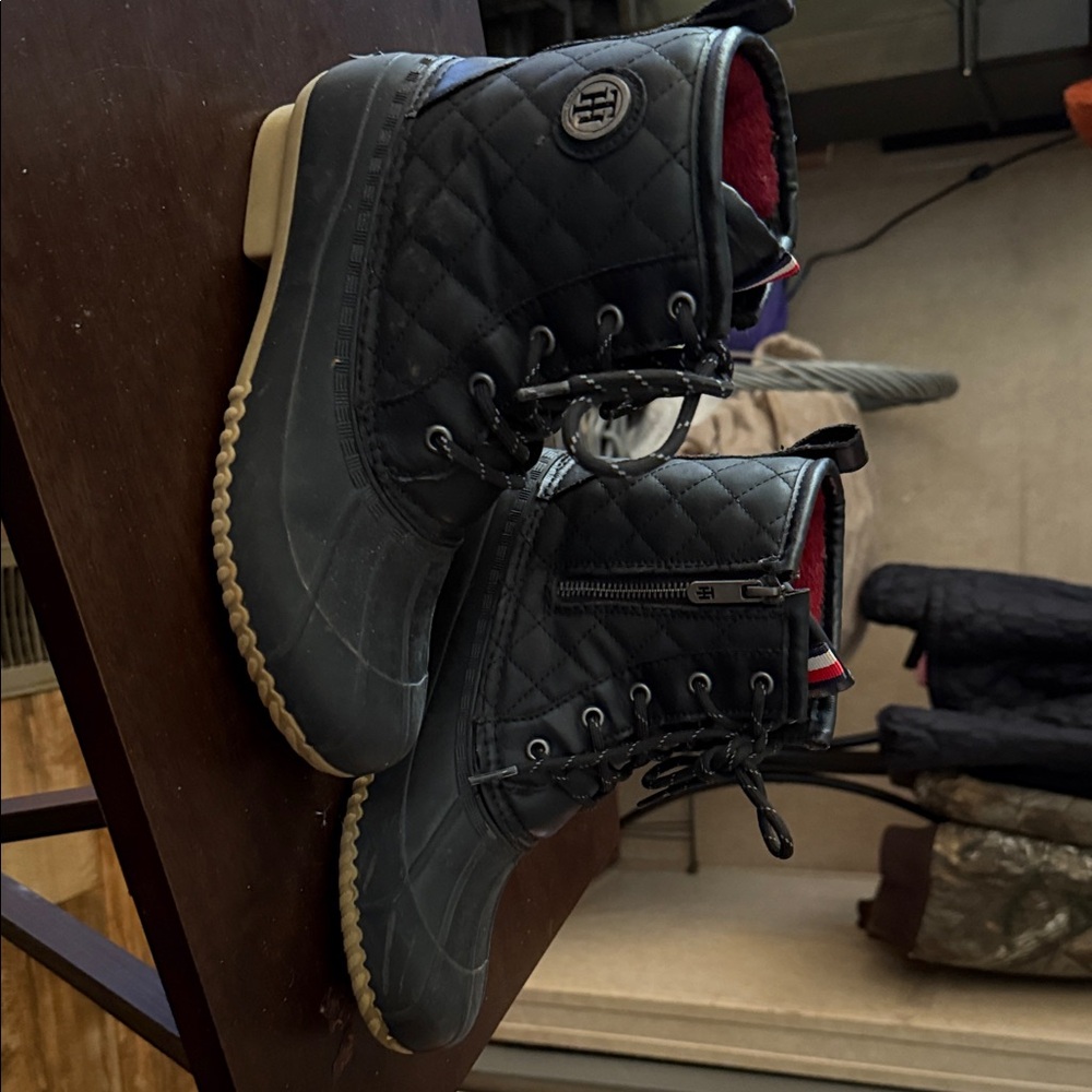Women’s Black Quilted Boots